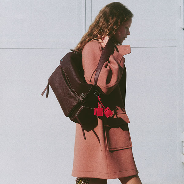 C’EST LE MANTEAU QUI FAIT LE LOOK